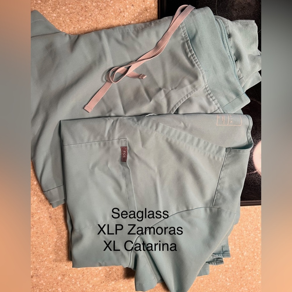 Figs scrubs XL Seaglass